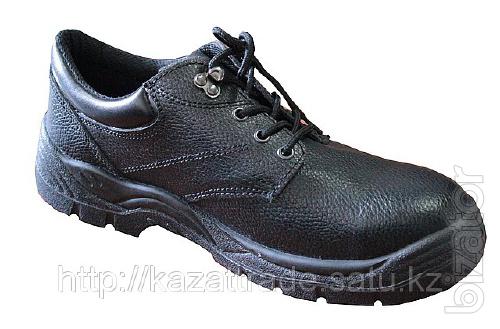 Work shoes and safety shoes, overalls from the manufacturer 