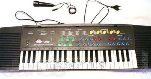 Synthesizer with microphone "Electronic Keyboard" 