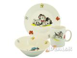 A set of children's tableware. Inexpensively. 