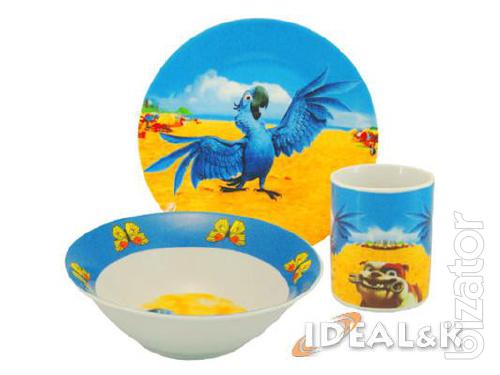 A set of children's tableware. Inexpensively. 