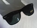 Sunglasses in classic colored rims 
