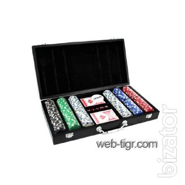 Poker set 300 chips in the case of wood 