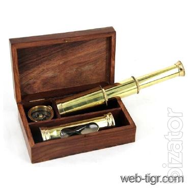 Gift set with a telescope, compass, hourglass 