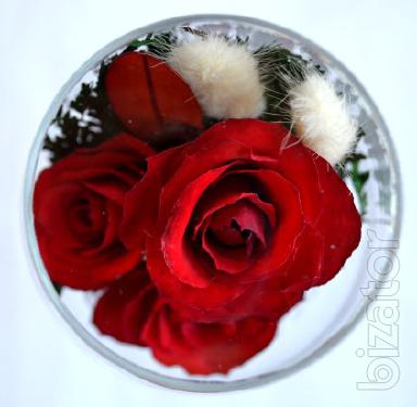 A bouquet of natural rose (GHR/2391) in the glass. 