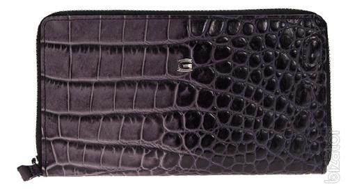 Women's purses and wallets made of genuine leather 