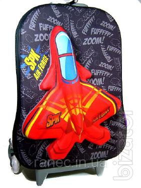 Children's suitcases on wheels for interesting trips (Italy) 