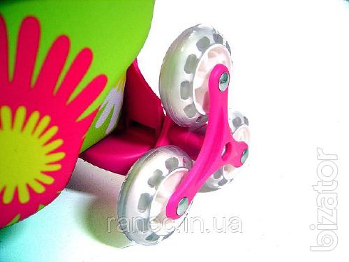 Children's suitcases on wheels for interesting trips (Italy) 