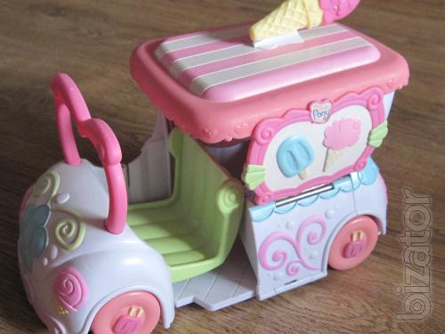 The ice cream truck 