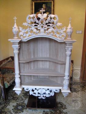 Produce angular iconostasis for the house of wood. 