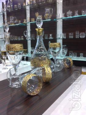 We offer wholesale exclusive dishes of Bohemian glass. 