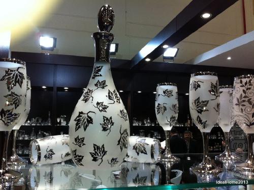 We offer wholesale exclusive dishes of Bohemian glass. 