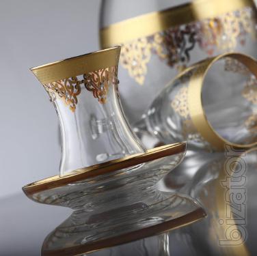 We offer wholesale exclusive dishes of Bohemian glass. 