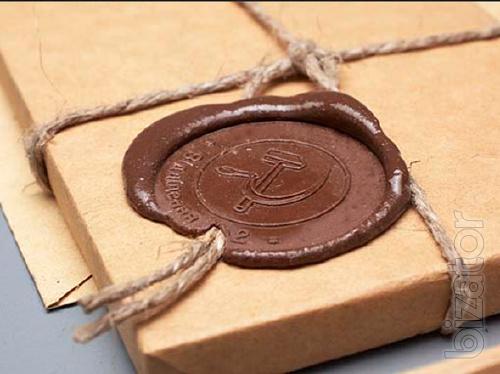 a gift in Kraft paper podarunok in Kraft
