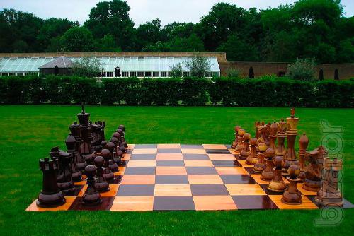 We offer a large chess, wood street. 