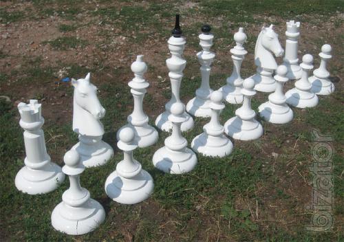 We offer a large chess, wood street. 