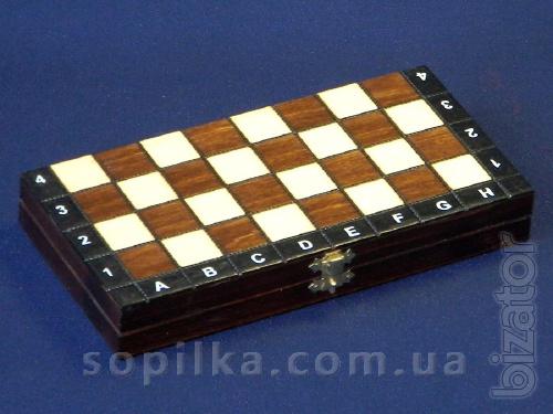 Compact wooden chess set 26 x 26 cm 