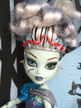 Dolls Monster High original from Mattel's Frankie Stein 