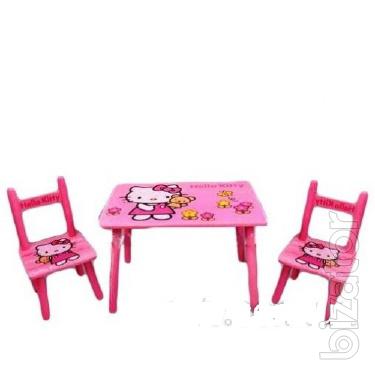 Table with 2 kids umya chairs 