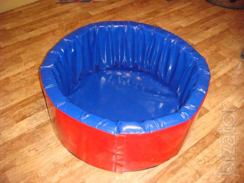 Dry pool (arena) "Elena -1" - size: 1.0 m in diameter.,the thickness of the boards of 0.08 m, height of 0.4 m. 