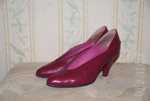 Women's shoes crimson 