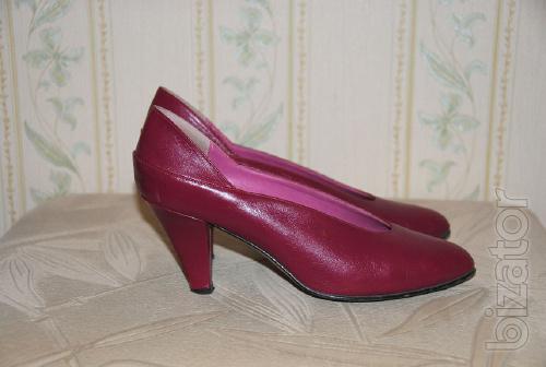 Women's shoes crimson 
