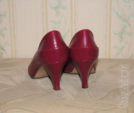 Women's shoes crimson 
