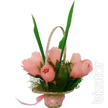 Candy bouquet Basket pink roses 