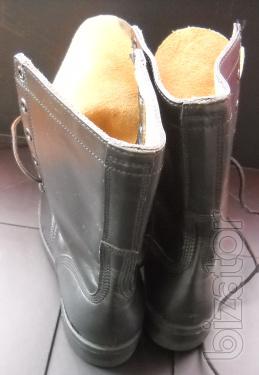 Sell boots. Size 35 