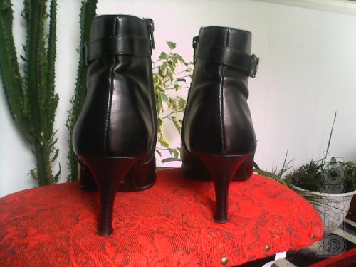 Ankle boots in black with decorative elements 