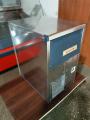 Luxia ice maker FC 25 AE1 b y, b y the ice maker. Luxia ice maker FC 25 AE1 b y, b y the ice maker.